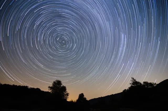 10 Expériences de Voyage à Vivre pour Éveiller vos Sens
