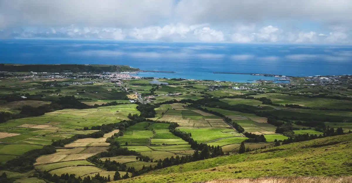 5 Destinations Émergentes pour des Expériences de Voyage Uniques