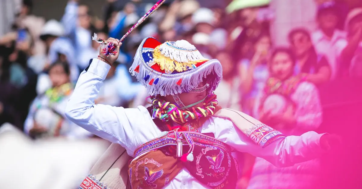 Découvrir les Cultures Locales : 10 Expériences à Ne Pas Manquer